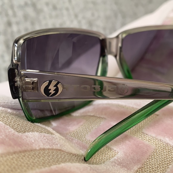 Volcom sunglasses - Picture 2 of 9
